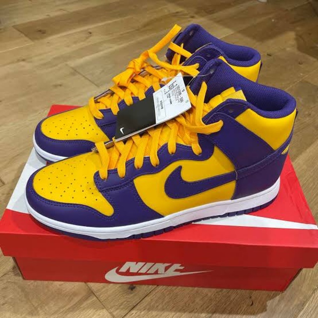 NIKE(ナイキ)のナイキ ダンク ハイ レイカーズ NIKE DUNK HI Lakers メンズの靴/シューズ(スニーカー)の商品写真