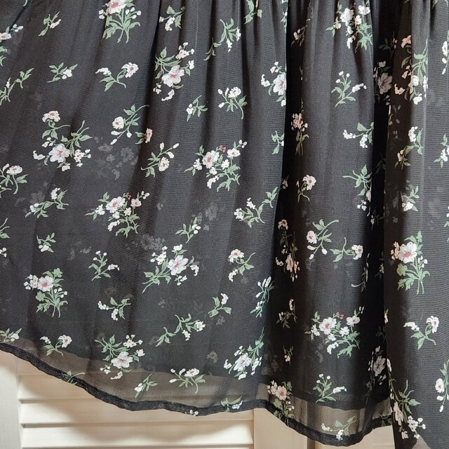 INGNI(イング)の2～3回のみ美品♡INGNIの花柄シフォンプリーツスカート Mサイズ レディースのスカート(ロングスカート)の商品写真