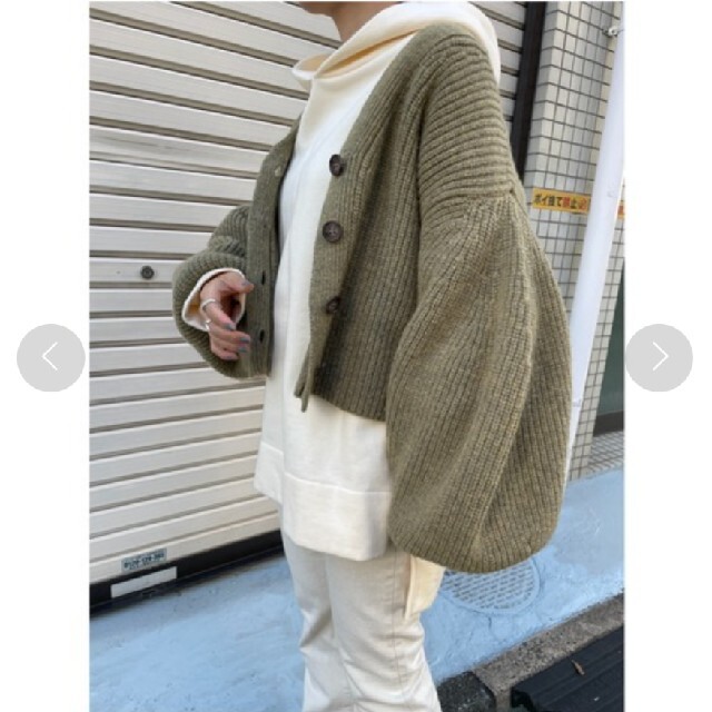 BLACK by moussy(ブラックバイマウジー)のBLACK BY MOUSSY volume sleeve cardigan レディースのトップス(カーディガン)の商品写真