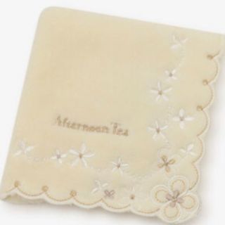 アフタヌーンティーリビング(Afternoon Tea LIVING)の新品　未使用　アフタヌーンティー　ハンカチ　薄黄色　お花　綿100% ミニタオル(ハンカチ)