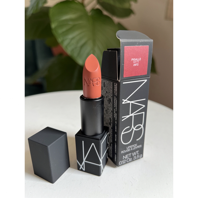 NARS(ナーズ)の新品未使品　リップスティック　マット コスメ/美容のベースメイク/化粧品(口紅)の商品写真