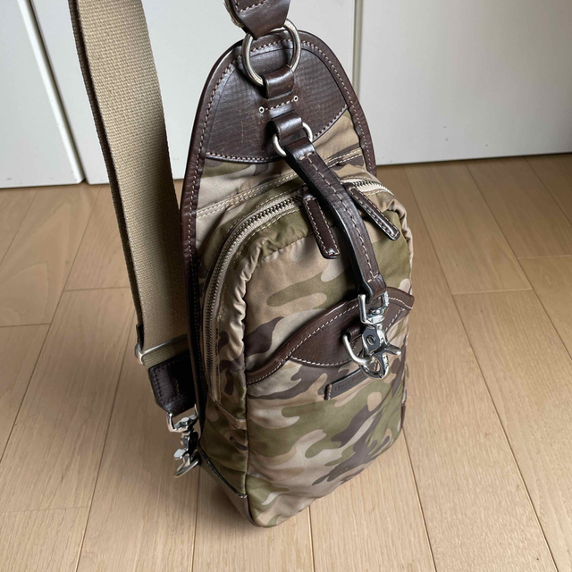 Daniel & Bob(ダニエルアンドボブ)のダニエル＆ボブPIPPO MIMETEK CAMO 中古ボディバッグカモ柄 メンズのバッグ(ボディーバッグ)の商品写真