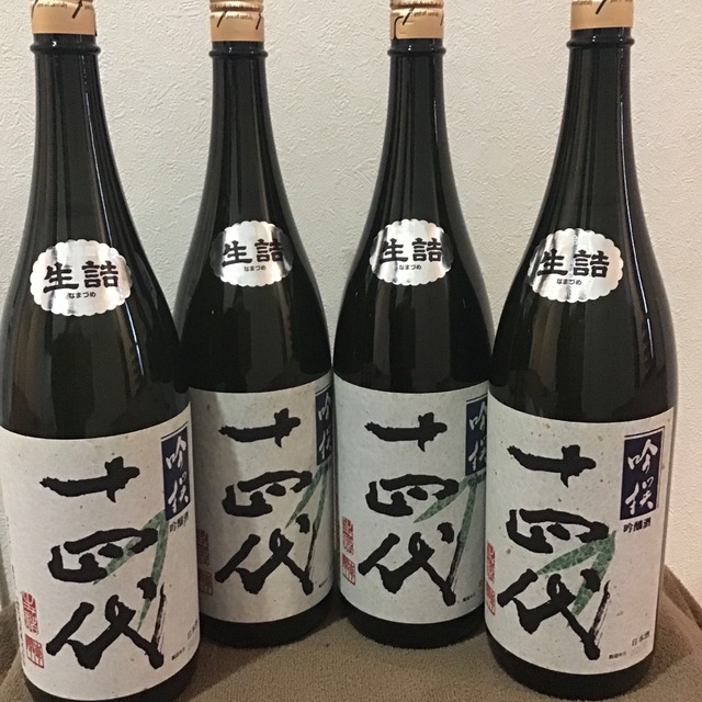 十四代吟撰1800ml  ４本セット 食品/飲料/酒の酒(日本酒)の商品写真