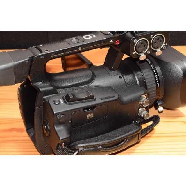 良品 CANON XF105 ビデオカメラ 業務・プロ用 2011年製 カメラ