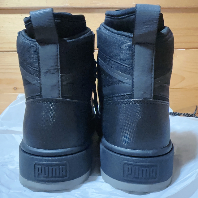 PUMA(プーマ)の【新品同様美品】PUMA スウェードミッドWTRスニーカー レディースの靴/シューズ(スニーカー)の商品写真