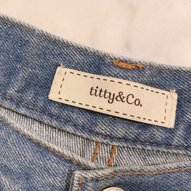 titty&co(ティティアンドコー)のtitty&co.デニムパンツ レディースのパンツ(デニム/ジーンズ)の商品写真