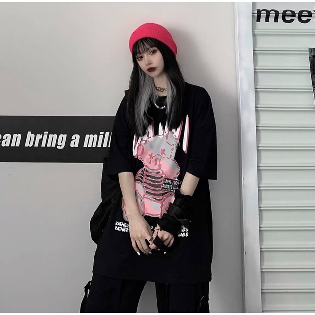 大人気 病みかわ 熊 ビッグシルエット Tシャツ 原宿 韓国 メンズ レディース レディースのトップス(Tシャツ(半袖/袖なし))の商品写真