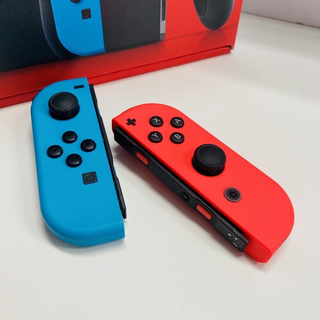 【美品】新型 Nintendo Switch 本体　ネオンブルー/ネオンレッド