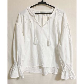 ショコラフィネローブ(chocol raffine robe)の【タグ付】タッセル 付きブラウス(シャツ/ブラウス(長袖/七分))