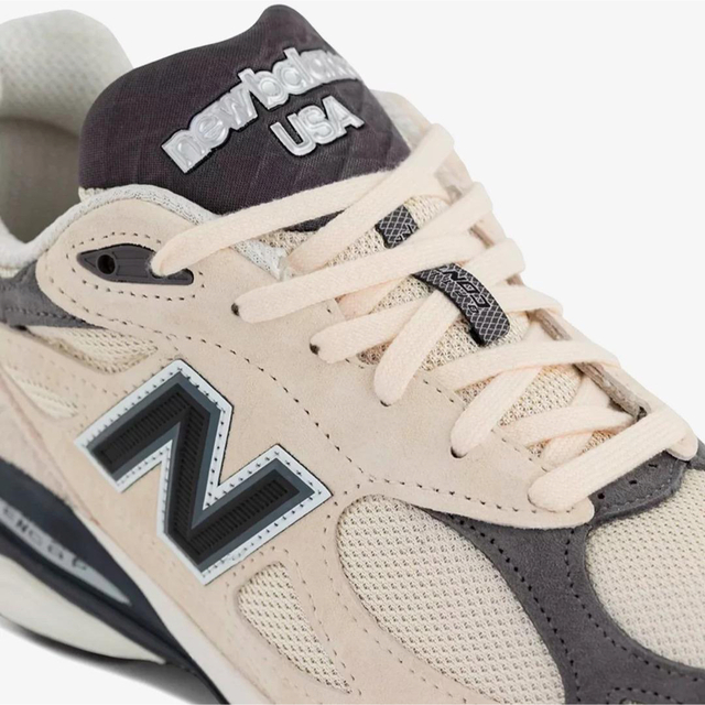 New Balance(ニューバランス)のNew Balance M990 AD3 990 V3 Moonbeam メンズの靴/シューズ(スニーカー)の商品写真