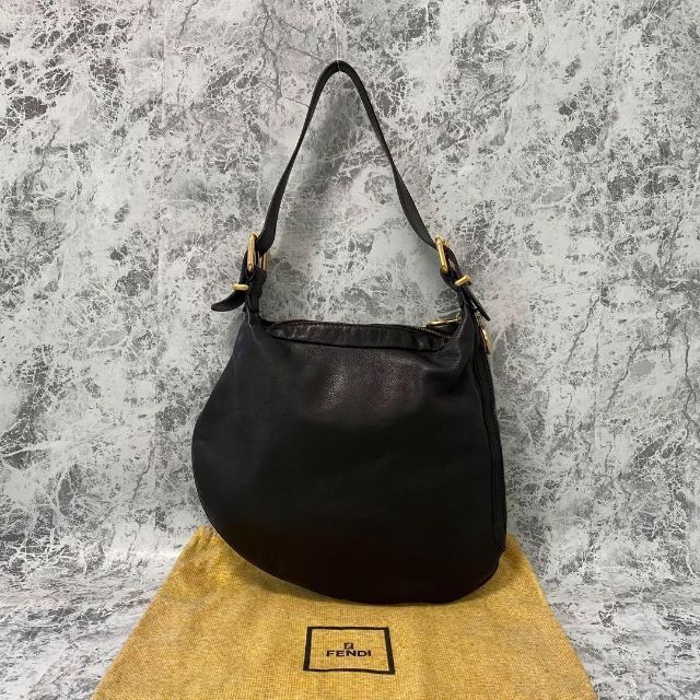 FENDI - 美品 フェンディ FENDI ロゴ ワンショルダーバッグ レザー