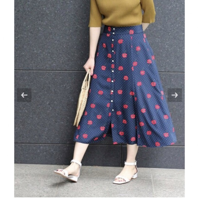 IENA(イエナ)のIENA 34 花柄 ドット  前ボタン スカート イエナ ネイビー レディースのスカート(ロングスカート)の商品写真