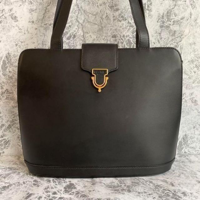 極美品 CELINE セリーヌ ショルダーバッグ ロゴ型押し 金具 ブラック