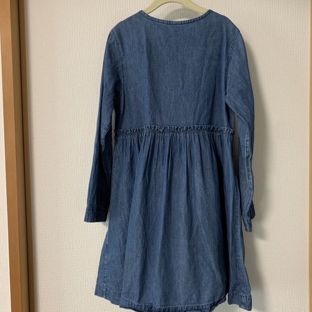 apres les cours(アプレレクール)のApres les cours アプレレクール　デニム風ワンピース　130 キッズ/ベビー/マタニティのキッズ服女の子用(90cm~)(ワンピース)の商品写真