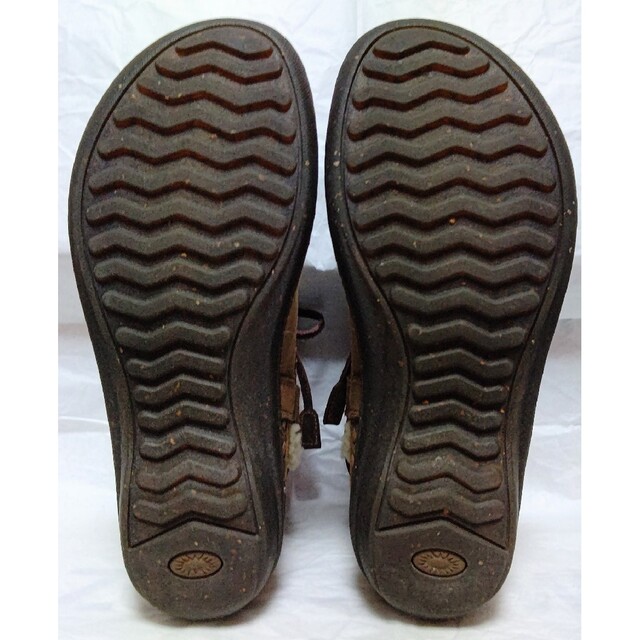 UGG AUSTRALIA(アグオーストラリア)のUGG  AUSTRALIA　コーブ　シアリング&レザー ラバーソール 25cm レディースの靴/シューズ(ブーツ)の商品写真