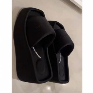 アレキサンダーワン(Alexander Wang)のAlexander wang 厚底スリッパ　サンダル　ブラック(サンダル)