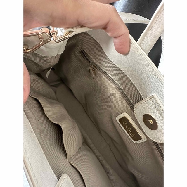 Furla(フルラ)のフルラ　ショルダーバッグ白 レディースのバッグ(ショルダーバッグ)の商品写真
