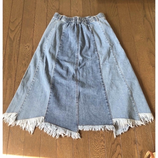 ZARA(ザラ)のブルーデニムフリンジスカート　コットン100% リシェグラマー レディースのスカート(ロングスカート)の商品写真