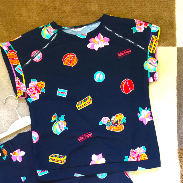 LEONARD(レオナール)の⭐︎ LEONARD SPORT プルオーバー&ミニスカート ⭐︎ レディースのトップス(Tシャツ(半袖/袖なし))の商品写真