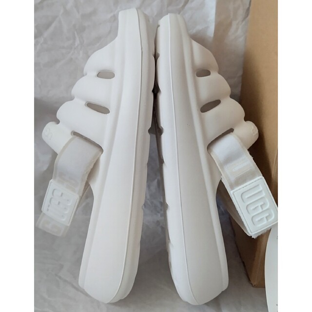 UGG(アグ)のショッパー付き　UGG W SPORT YEAH BRIGHT WHITE　24 レディースの靴/シューズ(サンダル)の商品写真