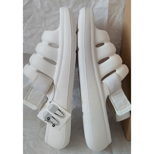 UGG(アグ)のショッパー付き　UGG W SPORT YEAH BRIGHT WHITE　24 レディースの靴/シューズ(サンダル)の商品写真