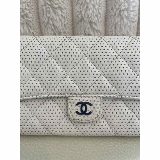 CHANEL ココマーク パンチング マトラッセ 三つ折り長財布 | tspea.org
