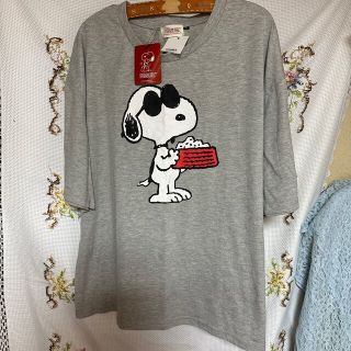 ピーナッツ(PEANUTS)のスヌーピーのTシャツ(キャラクターグッズ)