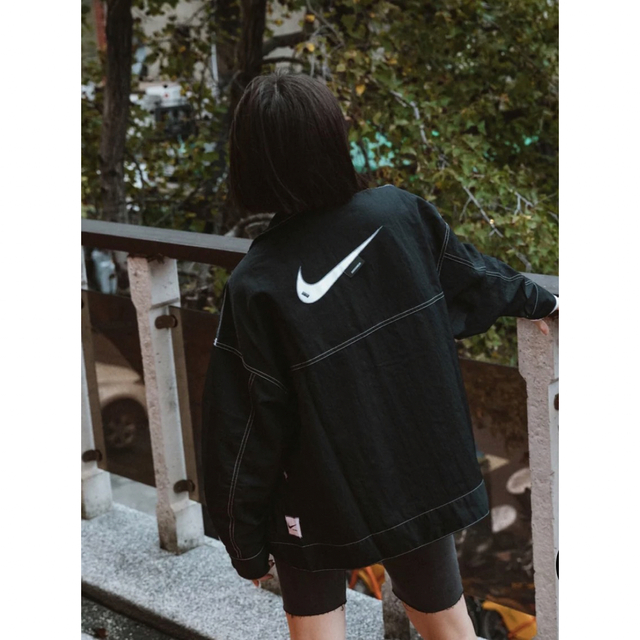 NIKE(ナイキ)のナイキ　NSW スウッシュ ウーブン ジャケット パンツ セットアップ　XL レディースのジャケット/アウター(ナイロンジャケット)の商品写真