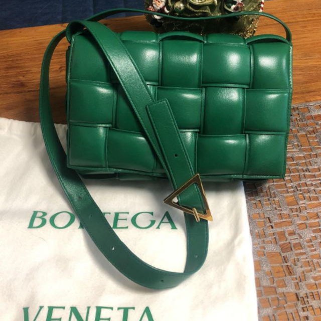 BOTTEGA VENETA パデッド カセット