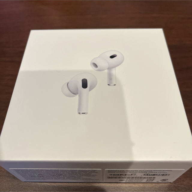 新品 未使用 未開封の
airpods 第2世代 最新モデル MRXJ2J/A