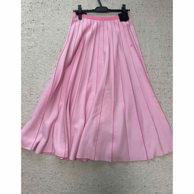 Drawer(ドゥロワー)のDrawerドゥロワーピンクプリーツニットスカート レディースのスカート(ひざ丈スカート)の商品写真