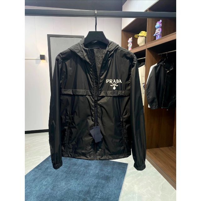 公式 PRADA 期間限定!最安値挑戦】 ダークグレー 【極美品】PRADA