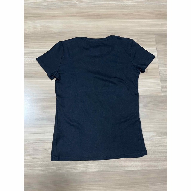 UNIQLO(ユニクロ)の値下げ　UNIQLO tシャツ　黒 レディースのトップス(Tシャツ(半袖/袖なし))の商品写真