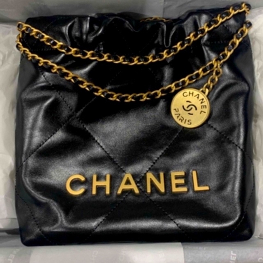 CHANEL(シャネル)のCHANEL22  ミニ　 レディースのバッグ(ショルダーバッグ)の商品写真