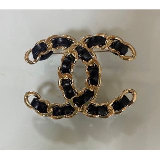 桜舞う季節 新品未使用!CHANEL ccマーク ラムスキン×チェーンブローチ