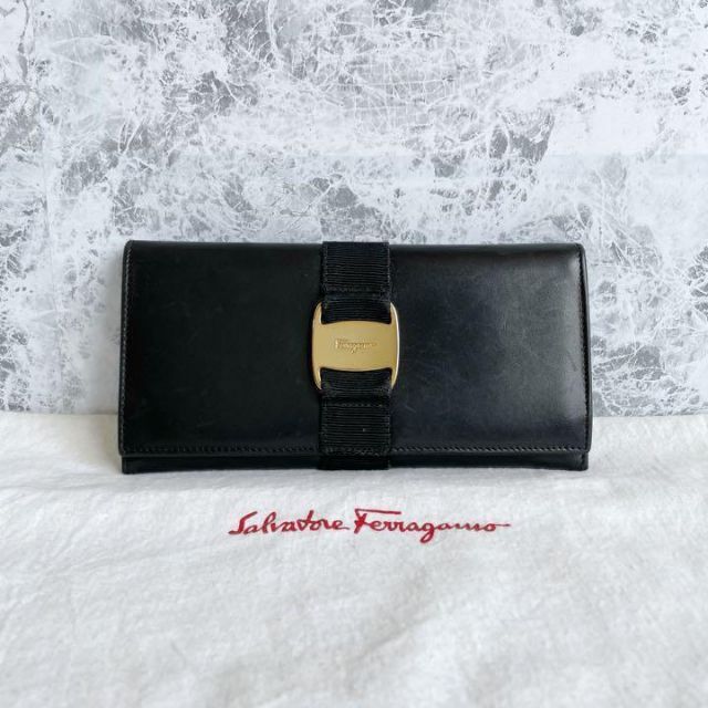 Salvatore Ferragamo(サルヴァトーレフェラガモ)の美品 フェラガモ ヴァラリボン 長財布 レザー ブラック レディースのファッション小物(財布)の商品写真