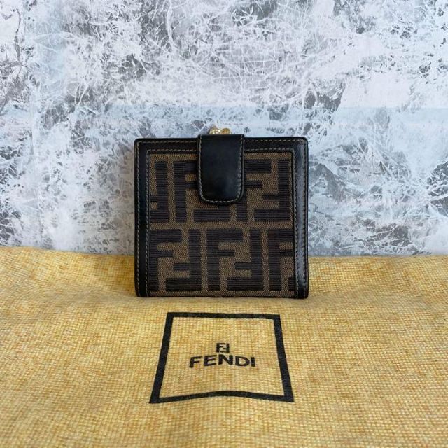 FENDI フェンディ ズッカ柄 二つ折り財布 がま口財布