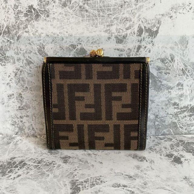 FENDI(フェンディ)のフェンディ FENDI ズッカ柄 二つ折財布 がま口 レディースのファッション小物(財布)の商品写真