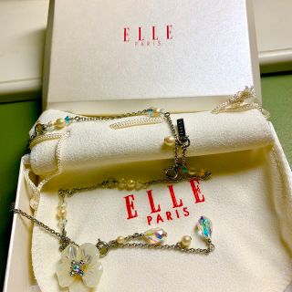 エル(ELLE)のエル　ELLE ネックレス　花　箱付き(ネックレス)