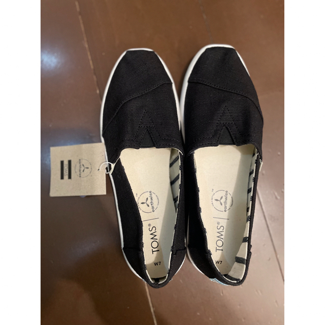 TOMS(トムズ)のTOMS スリッポン/23.5cm(サイズ7) 新品　箱無し レディースの靴/シューズ(スニーカー)の商品写真