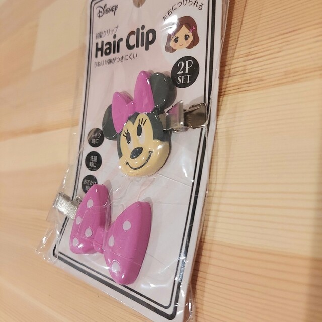 Disney(ディズニー)のミニーちゃん 前髪ヘアクリップ ２個入り２セット ディズニー エンタメ/ホビーのおもちゃ/ぬいぐるみ(キャラクターグッズ)の商品写真