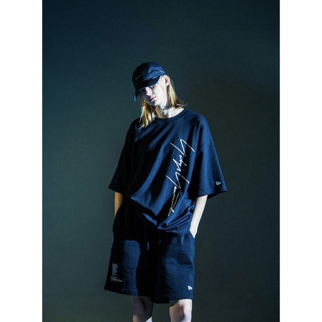 Yohji Yamamoto(ヨウジヤマモト)のYohji Yamamoto NEWERA ヨウジ ヤマモト SS23 TEE メンズのトップス(Tシャツ/カットソー(半袖/袖なし))の商品写真