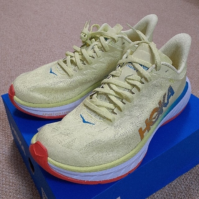 ホカオネオネ　HOKA　カーボンX2　新品未使用　定価27,500円 1