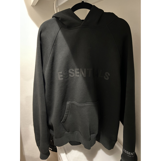 essentials フーディー　black