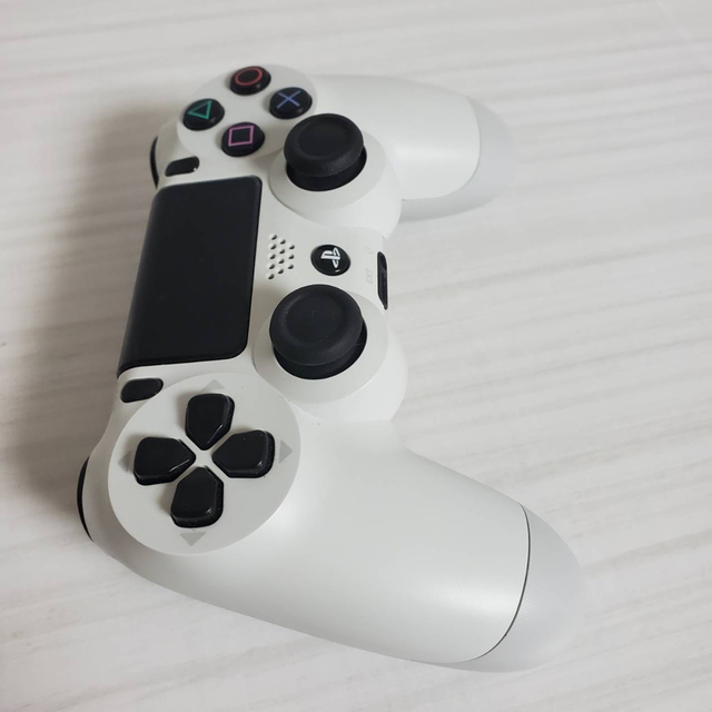 PlayStation4(プレイステーション4)の【24時間以内出荷】PS4 コントローラー 純正 DUALSHOCK4 プレステ エンタメ/ホビーのゲームソフト/ゲーム機本体(家庭用ゲーム機本体)の商品写真