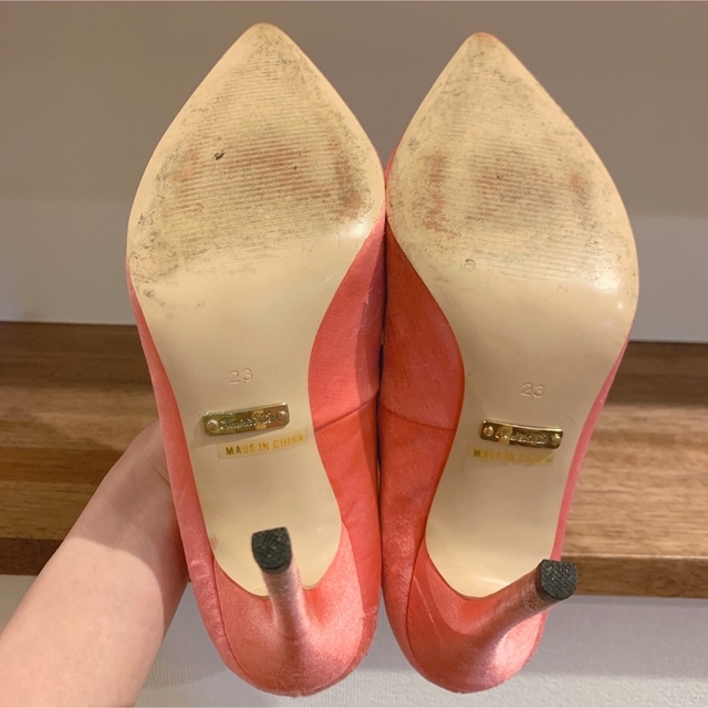 EmiriaWiz(エミリアウィズ)のエミリアウィズ EmiriaWiz ピンク サテン パンプス ピンヒール 靴 レディースの靴/シューズ(ハイヒール/パンプス)の商品写真