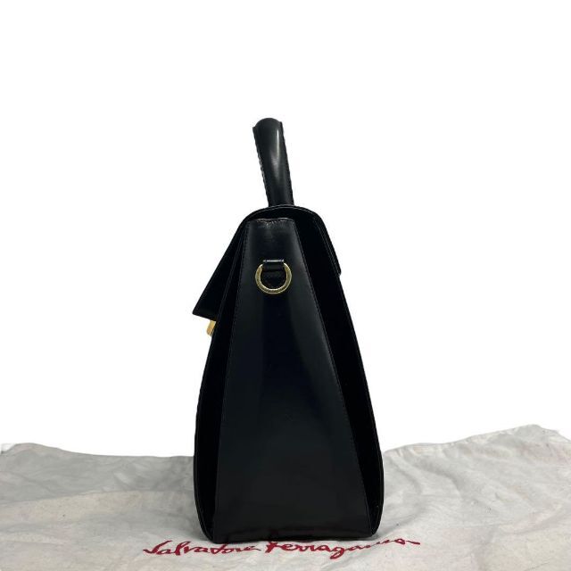 Salvatore Ferragamo(サルヴァトーレフェラガモ)の【美品✨】フェラガモ ガンチーニ ショルダーバッグ 2way レザー 黒 レディースのバッグ(ハンドバッグ)の商品写真