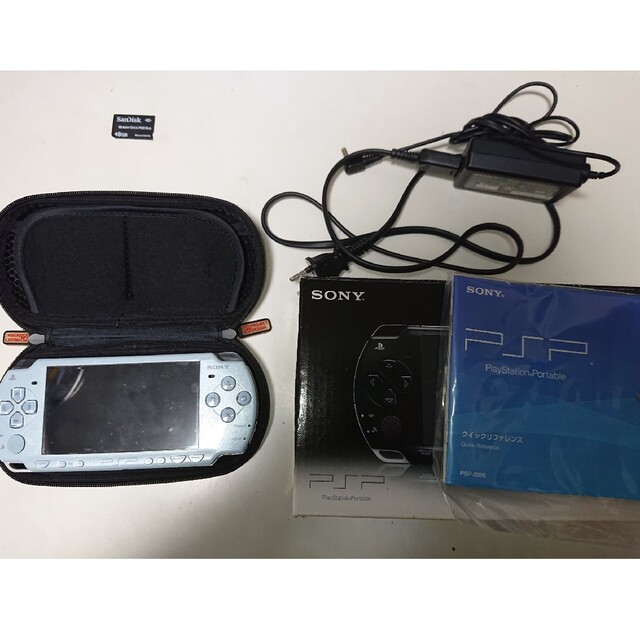 PSP-2000 本体　ブルー　メモリー・ケース付