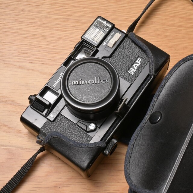 KONICA MINOLTA(コニカミノルタ)のフィルムカメラ MINOLTA Hi-matic AF 撮影可能 電池付 スマホ/家電/カメラのカメラ(フィルムカメラ)の商品写真