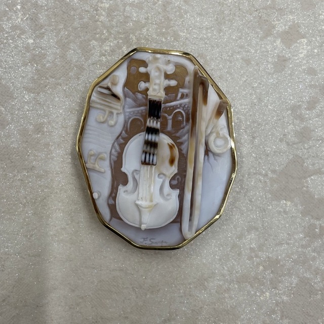2022春夏新色】 【美品】 バイオリンシェルカメオ ブローチ+コサージュ